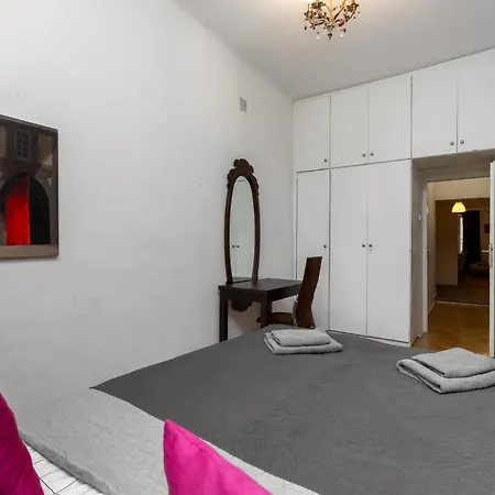 Close-golden In - Old Town - 4 Bedrooms - Freta *